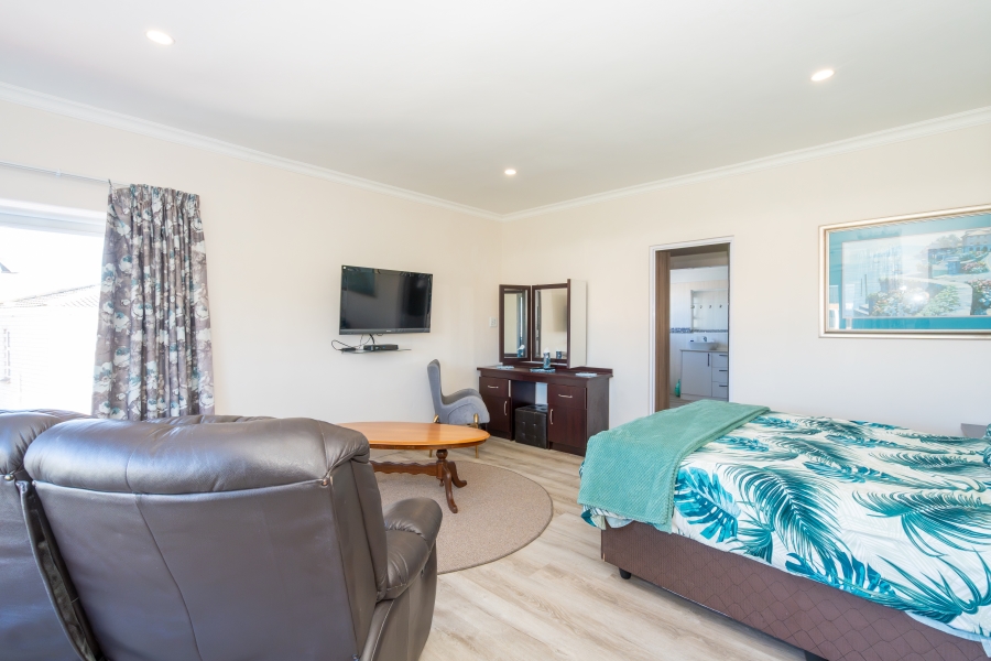 4 Bedroom Property for Sale in Myburgh Park Western Cape